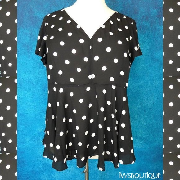 torrid Tops - NWT Torrid Georgette Polka Dot Top Size 2 (18/20)